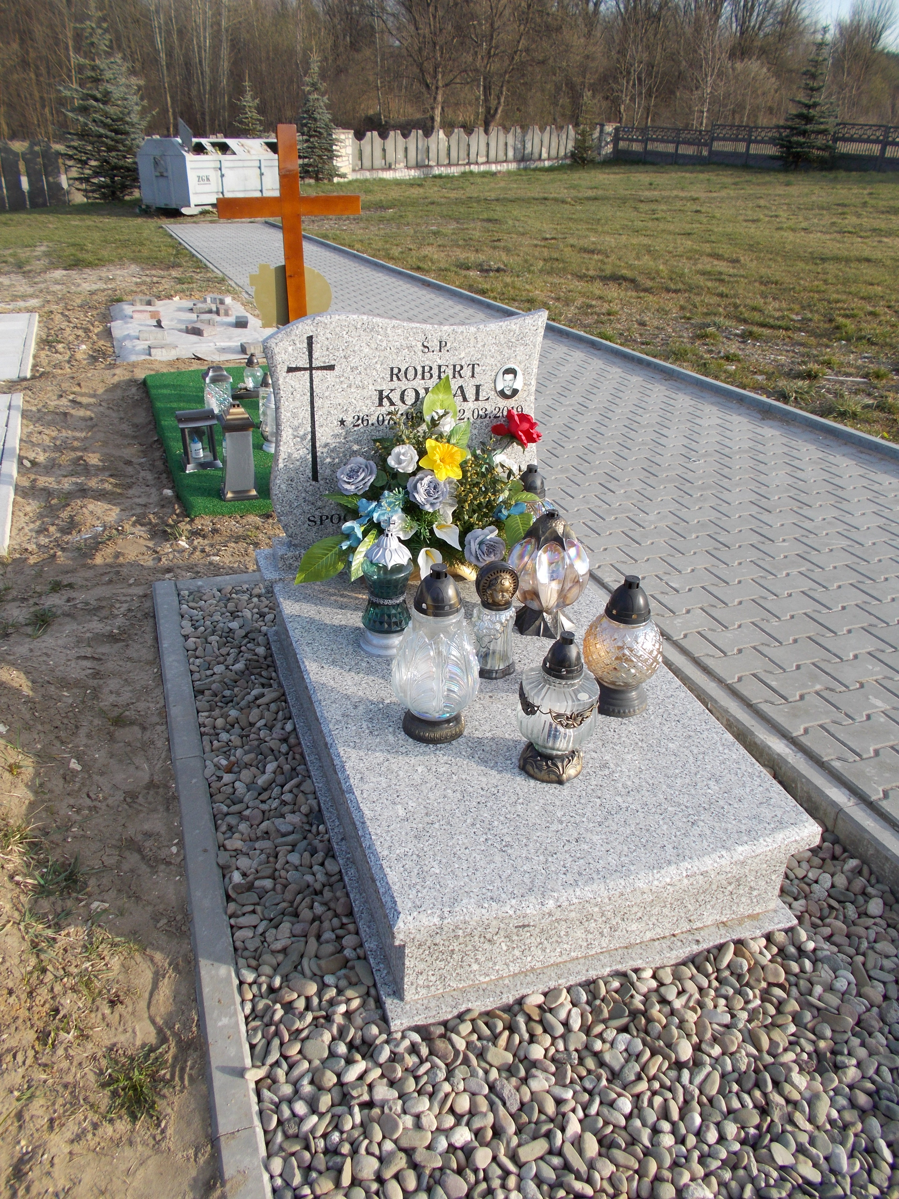 Robert Kowal 1968 Ogrodzieniec - Grobonet - Wyszukiwarka osób pochowanych